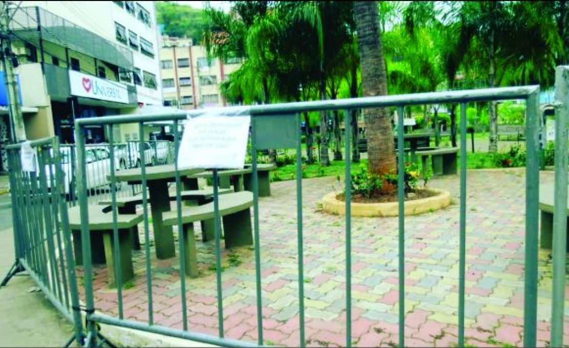 Prefeitura esclarece sobre locação de grades nas Praças