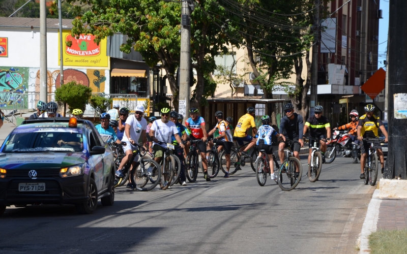 Prefeitura realiza Passeio Ciclístico em comemoração ao aniversário da cidade