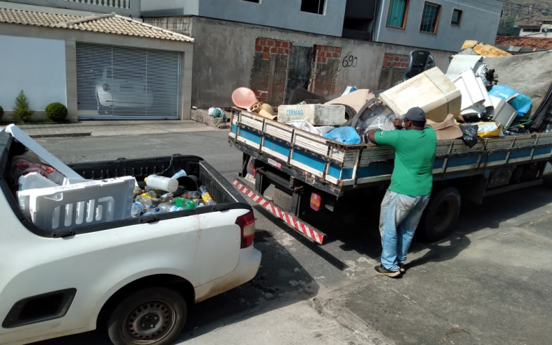 Mutirão contra Dengue recolhe cerca de três toneladas de materiais recicláveis